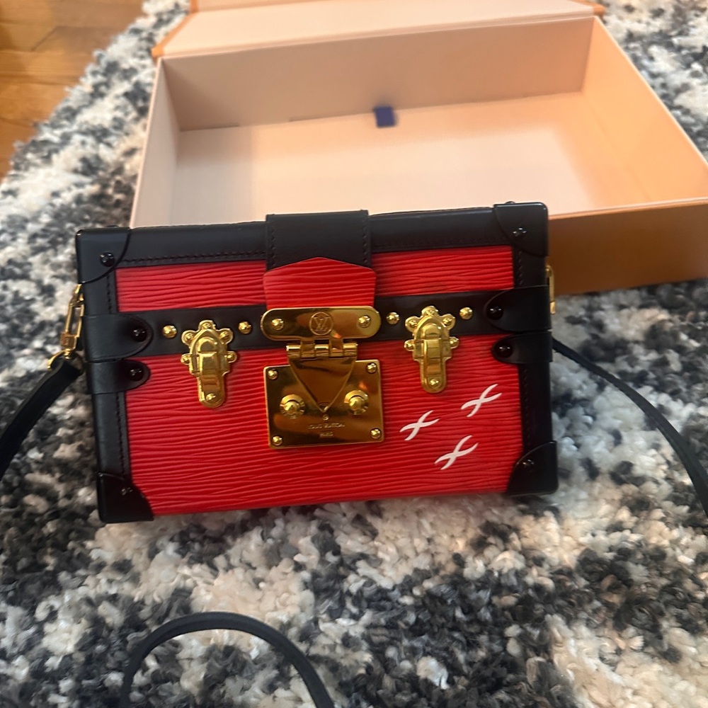 Pre-Loved Louis Vuitton Petite Malle- Epi RED Trunk - Picture 5 of 17